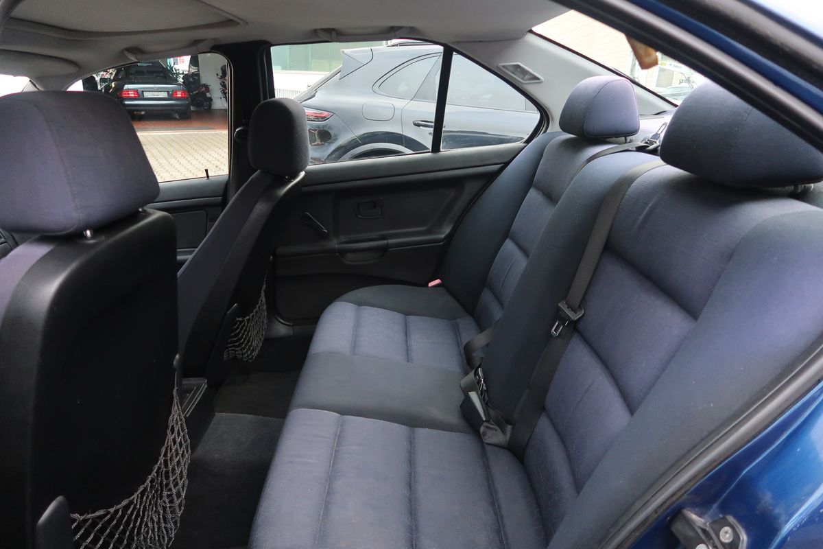 BMW 318i Limousine Bild 7