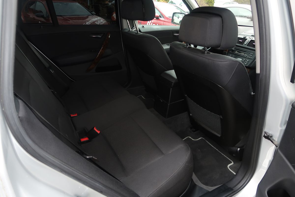 BMW X3 2.0 TDI Bild 9