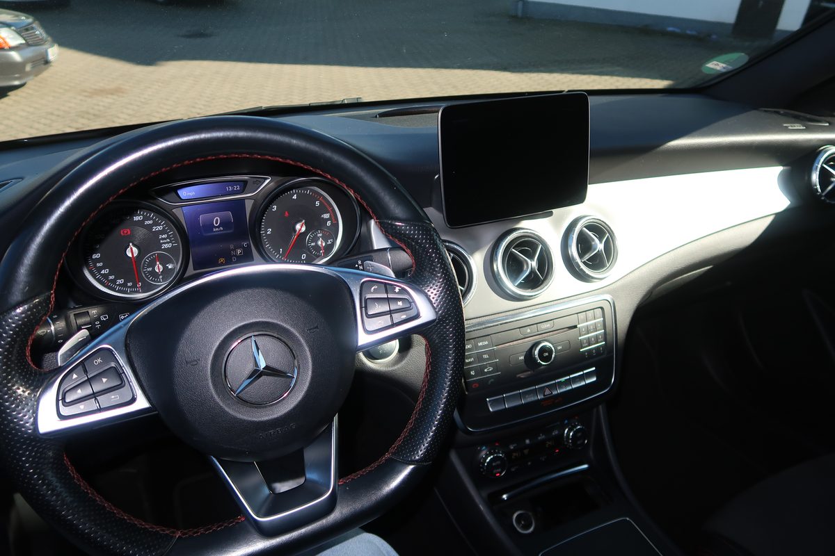 Mercedes-Benz CLA 220d Bild 16