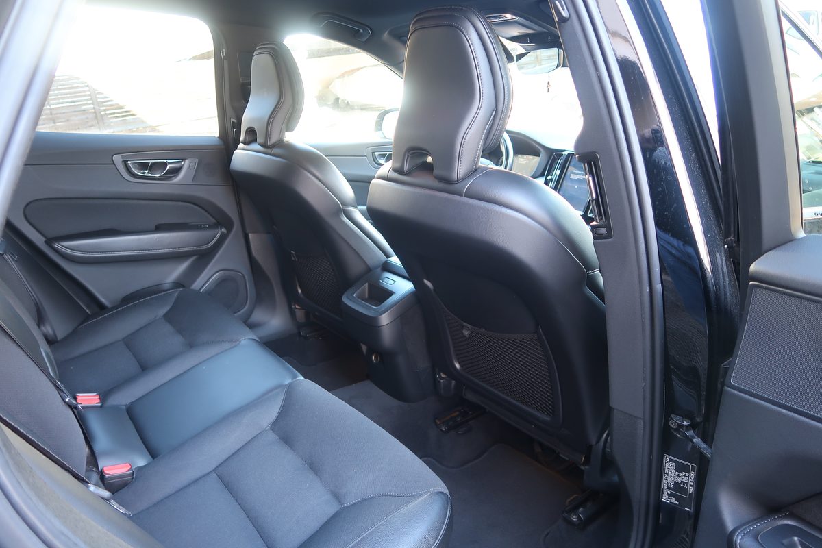 Volvo XC60 D4 AWD Bild 12