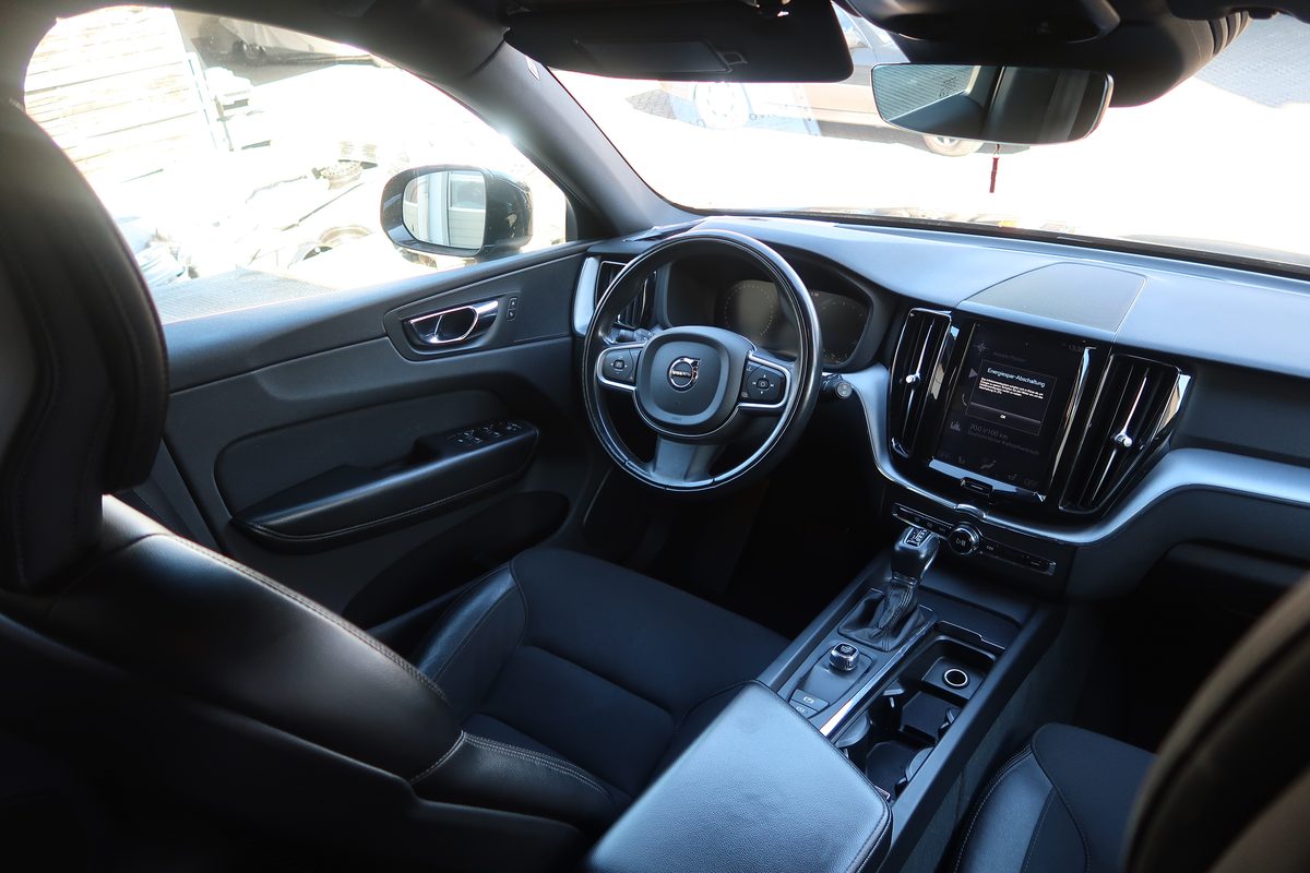 Volvo XC60 D4 AWD Bild 13