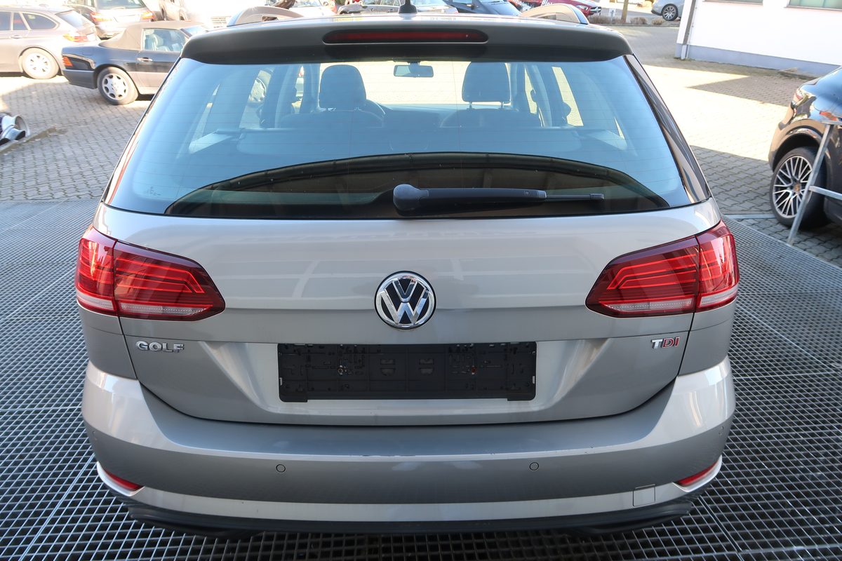 VW Golf Variant Bild 8