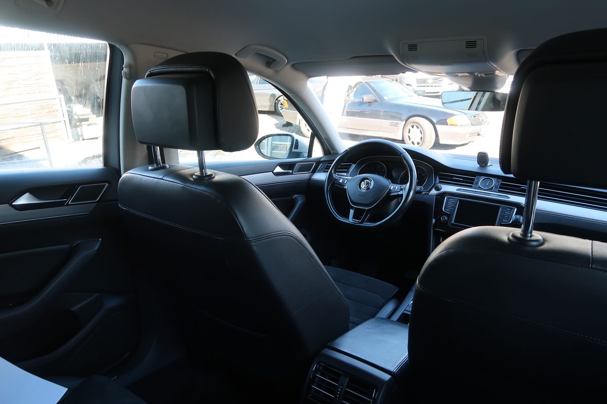 VW Passat Variant Bild 6